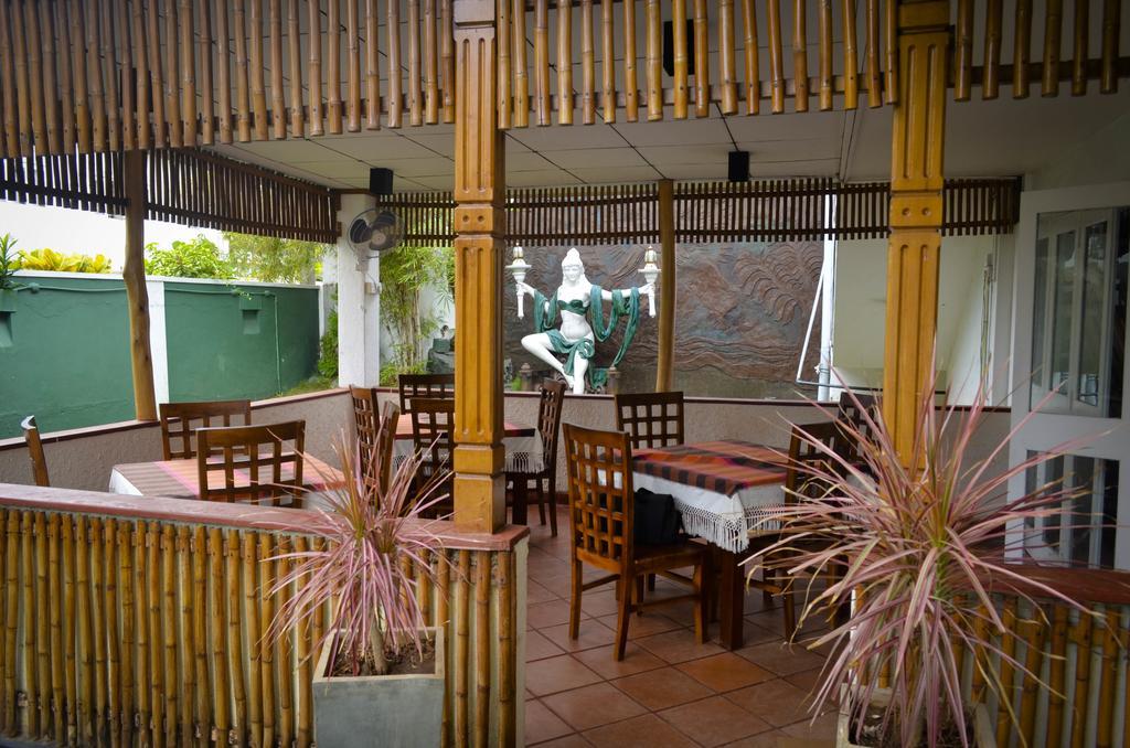 Yoho Mount Waves Colombo Exterior foto
